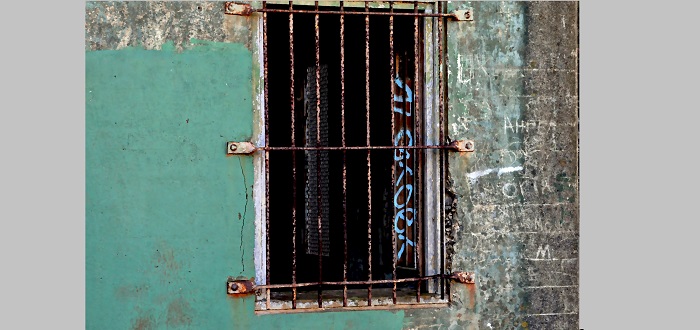 grunge-prison-window