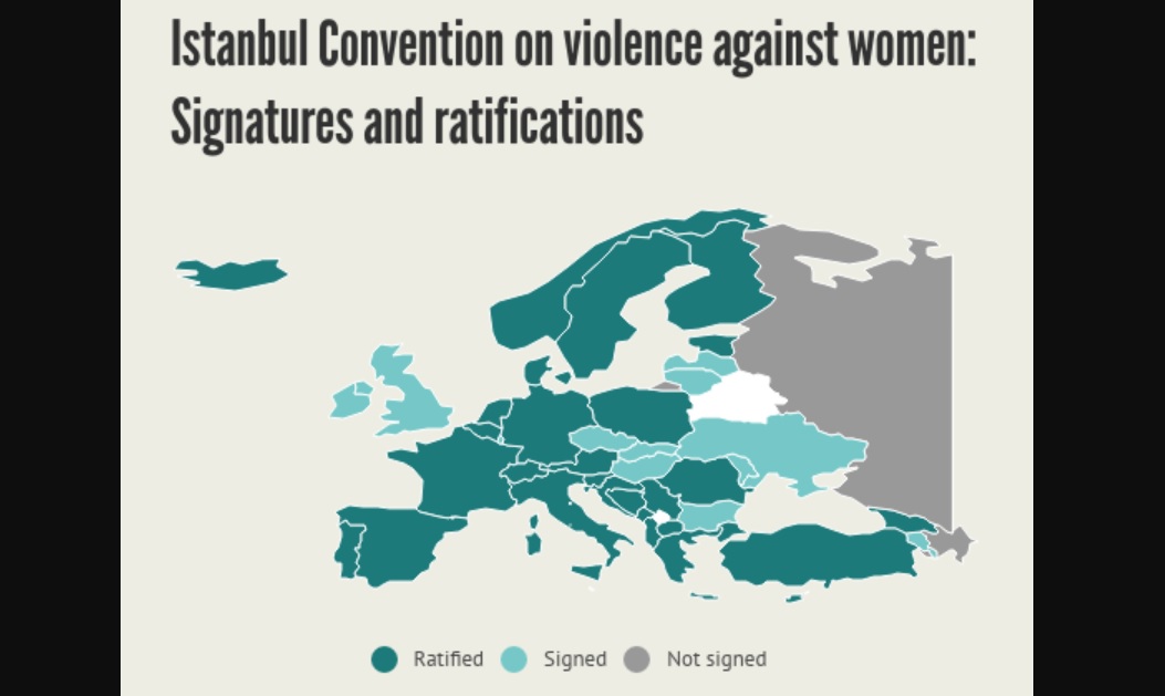 Mapa států EU, které úmluvu podepsaly a přijaly nebo nepřijaly, 18. července 2018. Úmluvu neratifikovaly Česká republika, Slovensko a Maďarsko, ale také Litva, Lotyšsko, Moldavsko, Bulharsko, Ukrajina nebo z EU odcházející Velká Británie. (zdroj: Council of Europe / coe.int)