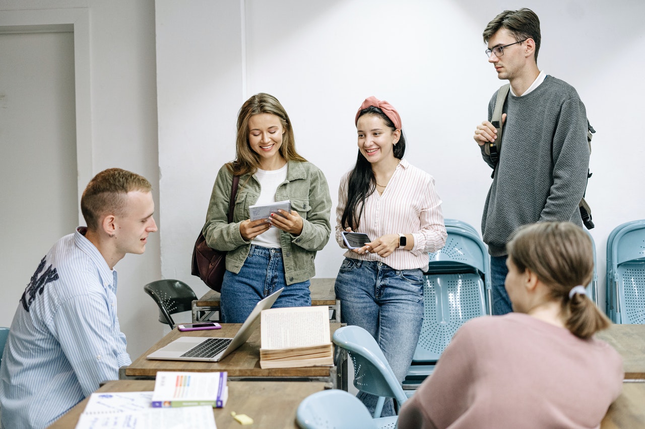 Výzva České konference rektorů studentum aby se nechali ockovat